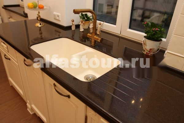 Столешница из искусственного камня Corian Black Quartz